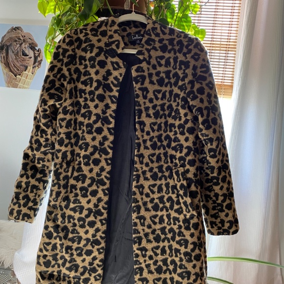 Lulu’s leopard print coat - Picture 2 of 6